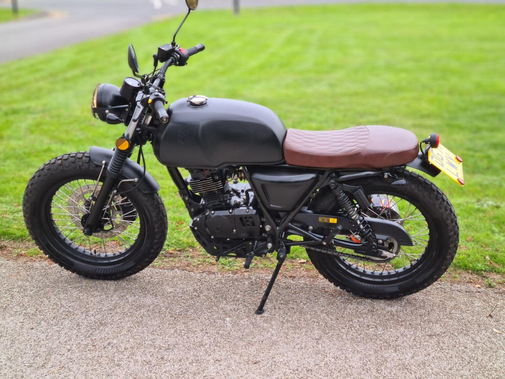 MUTT AKITA 125