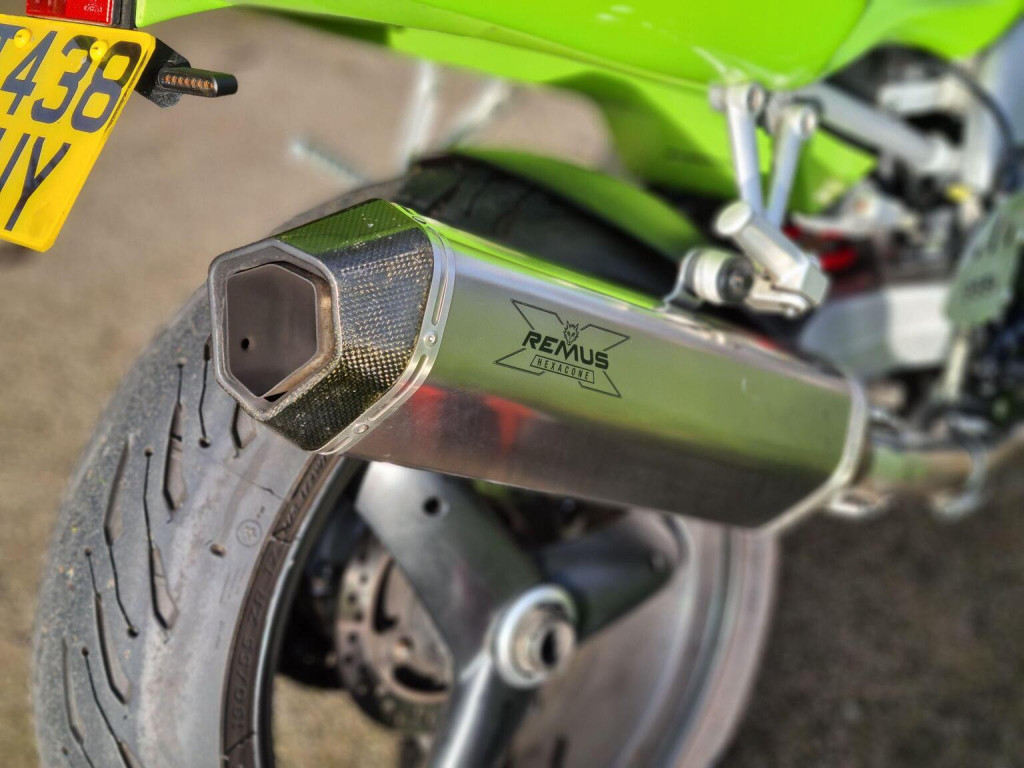 TRIUMPH SPEED TRIPLE 955