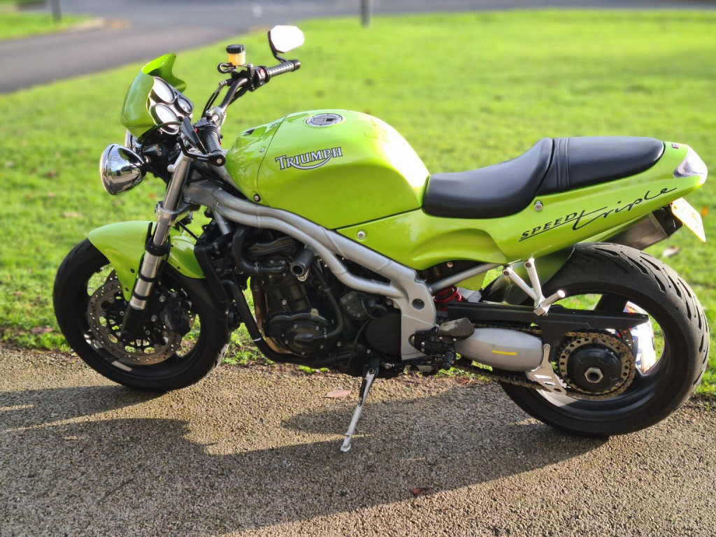 TRIUMPH SPEED TRIPLE 955