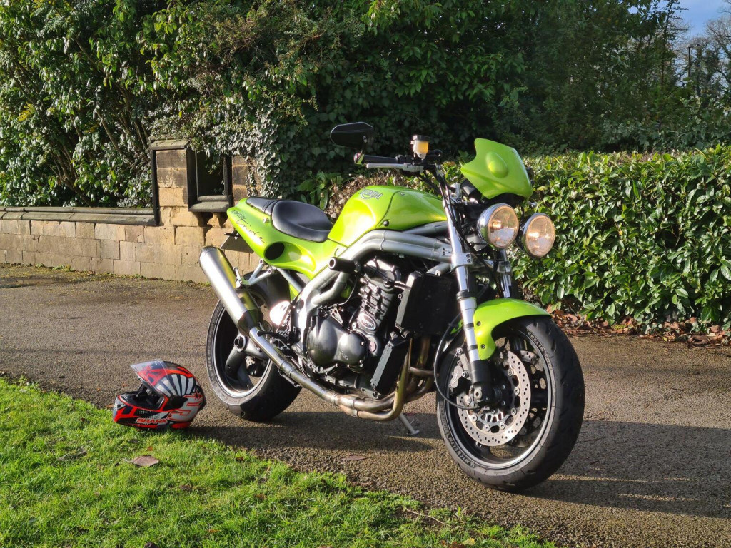 View TRIUMPH SPEED TRIPLE 955 
