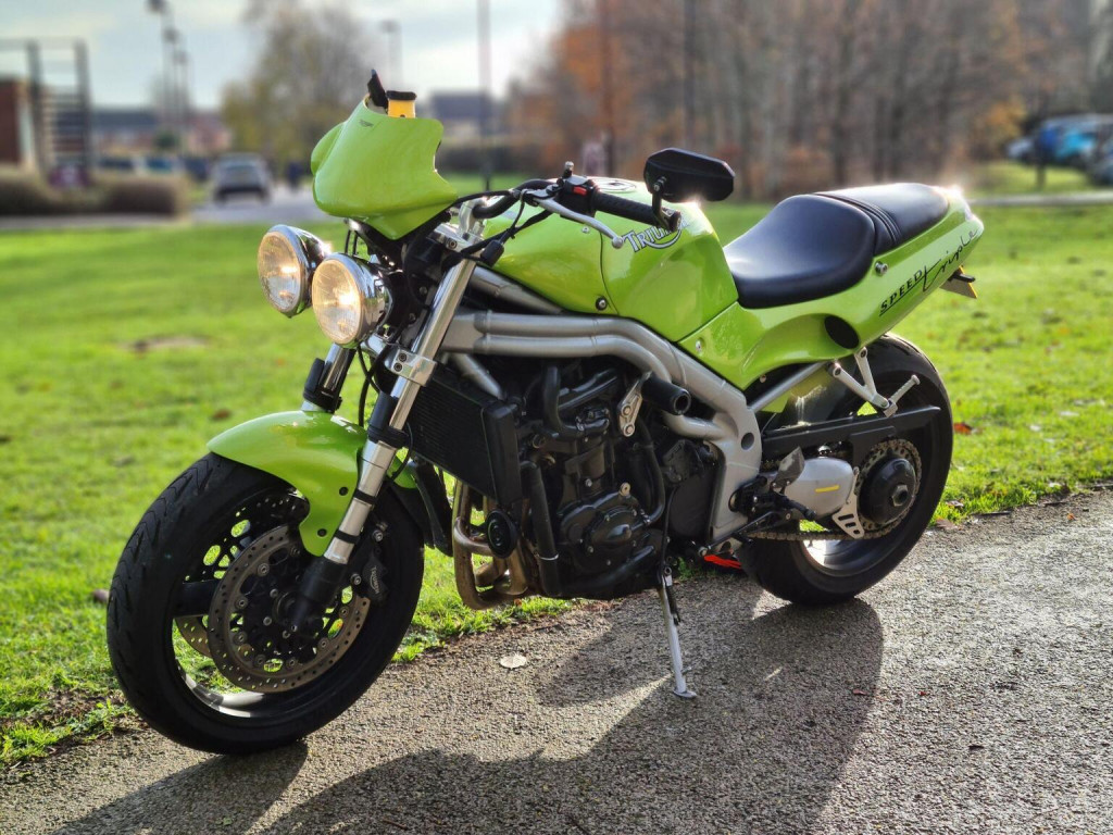 TRIUMPH SPEED TRIPLE 955