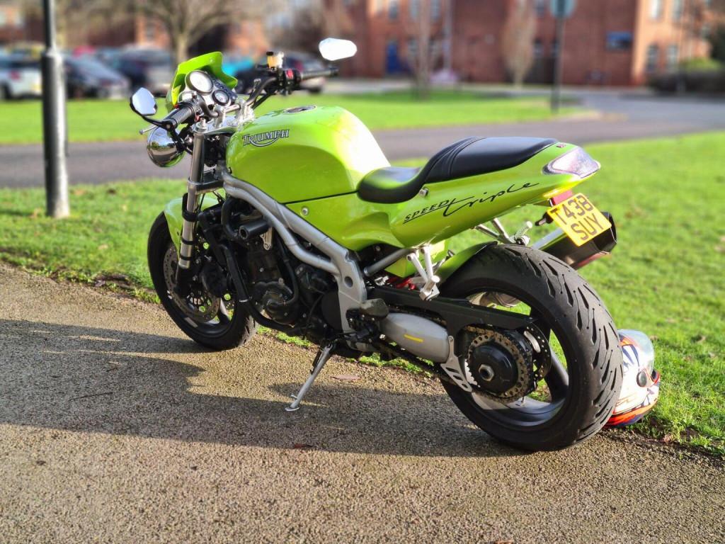 TRIUMPH SPEED TRIPLE 955