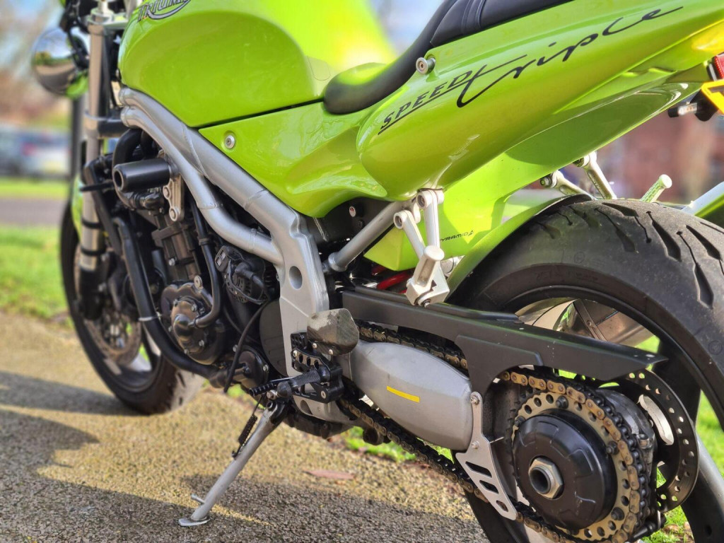 TRIUMPH SPEED TRIPLE 955