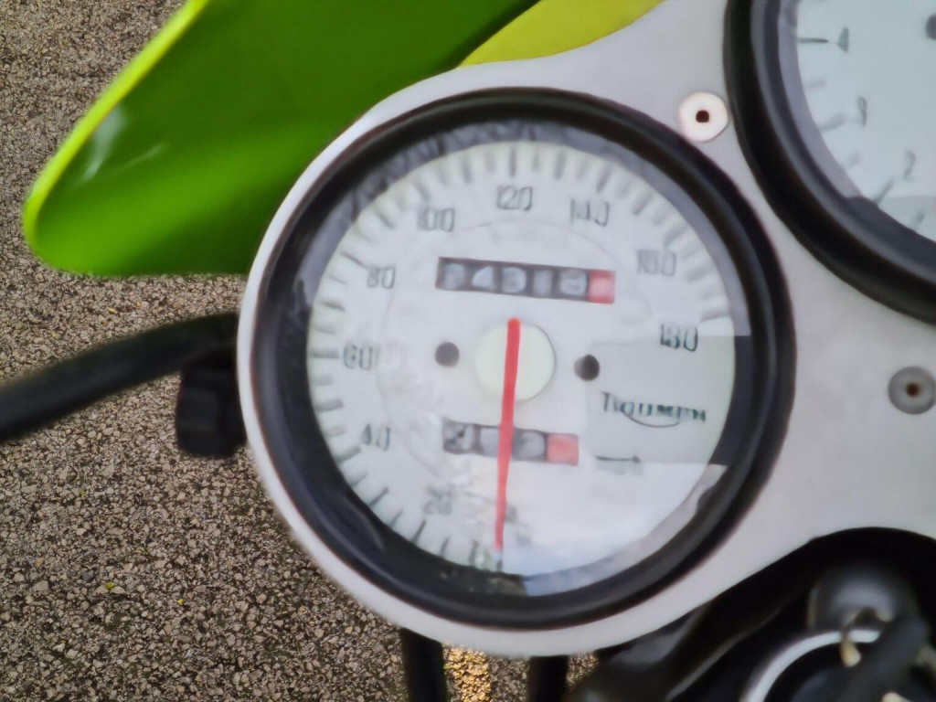 TRIUMPH SPEED TRIPLE 955