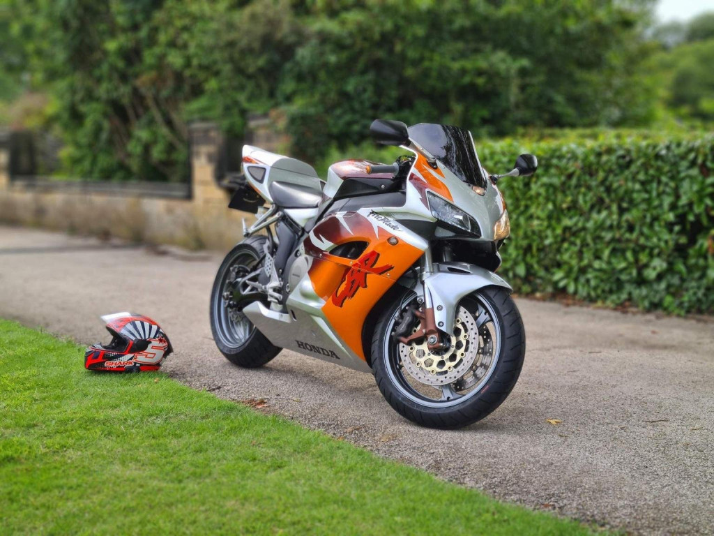 View HONDA CBR1000RR Fireblade 1000