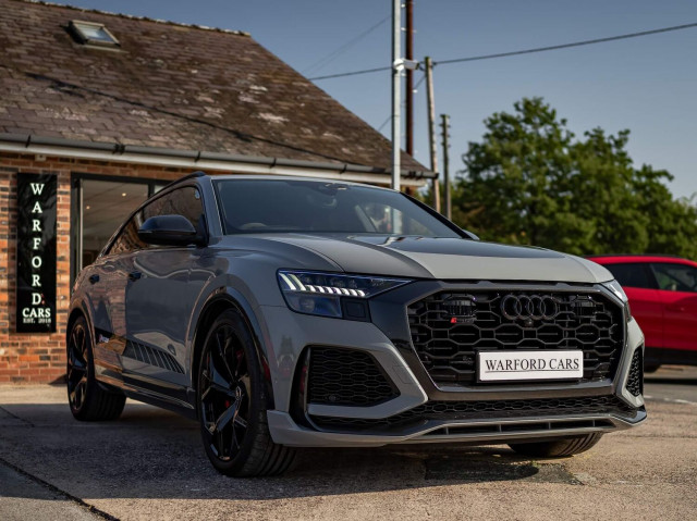 AUDI RSQ8