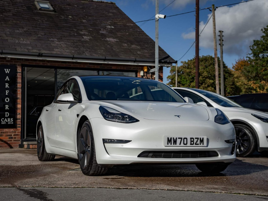 TESLA MODEL 3