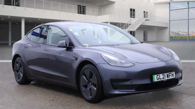 TESLA MODEL 3