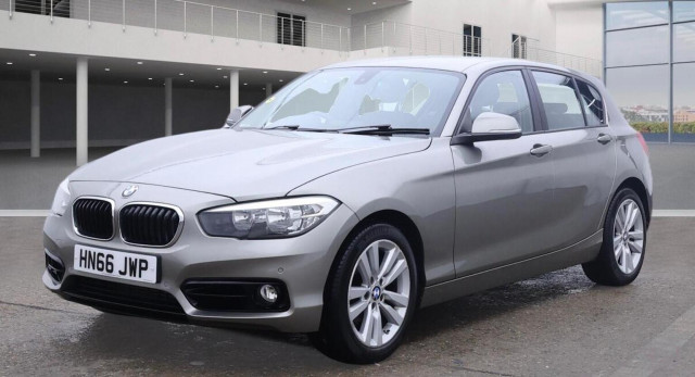 BMW 1 SERIES