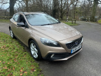 VOLVO V40 CROSS COUNTRY