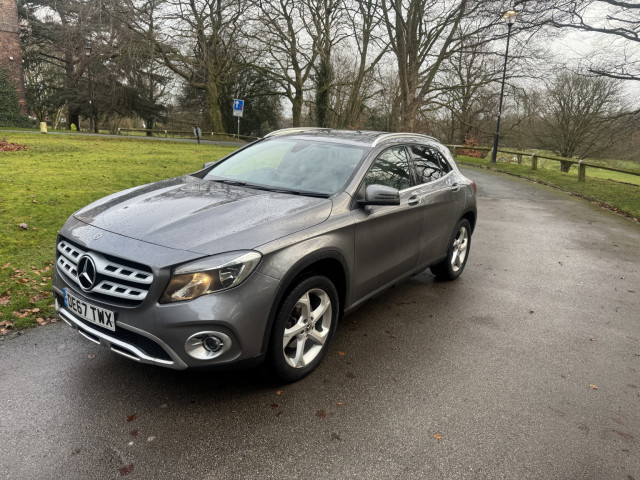 MERCEDES-BENZ GLA