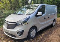 VAUXHALL VIVARO