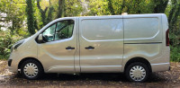 VAUXHALL VIVARO