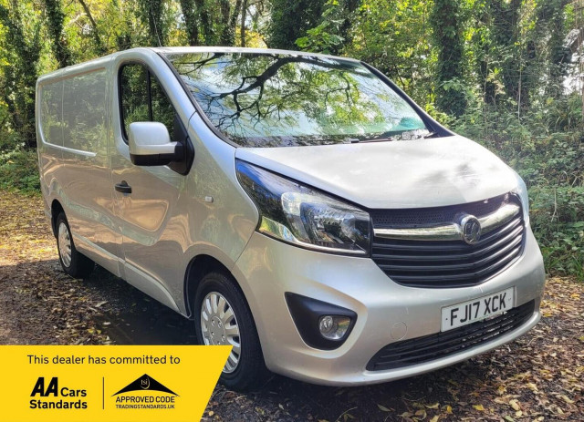 VAUXHALL VIVARO