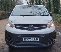 VAUXHALL VIVARO