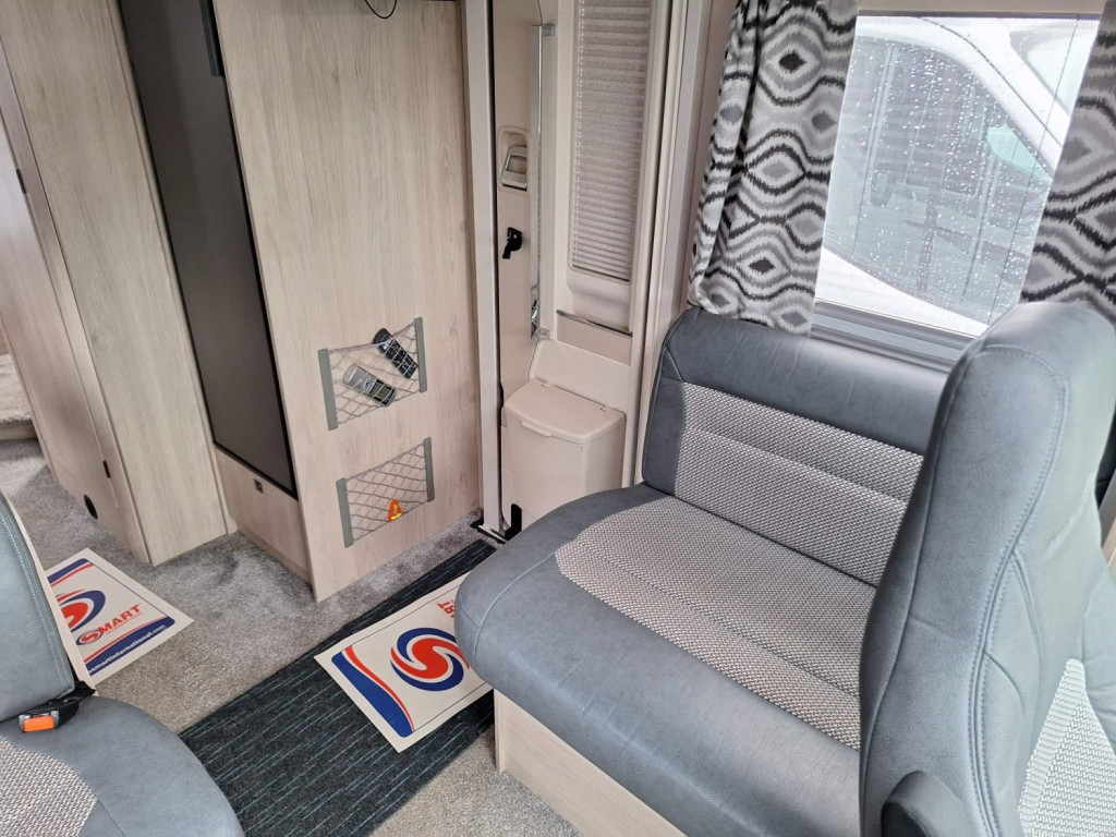 AUTO-TRAIL F-LINE F74