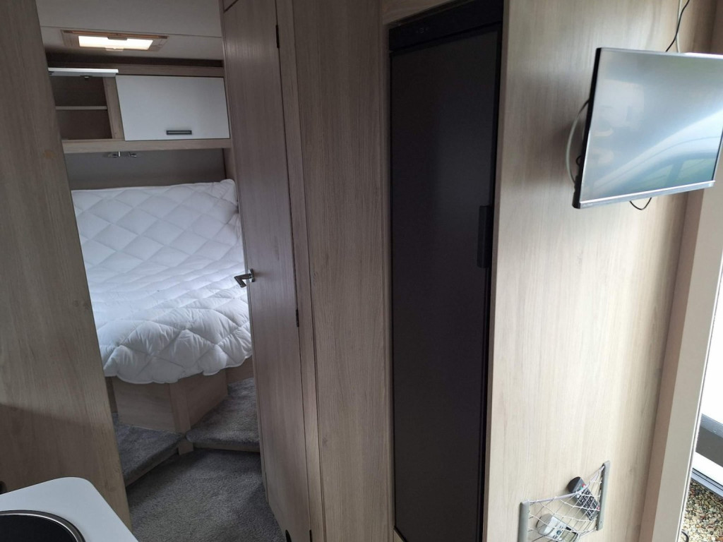 AUTO-TRAIL F-LINE F74