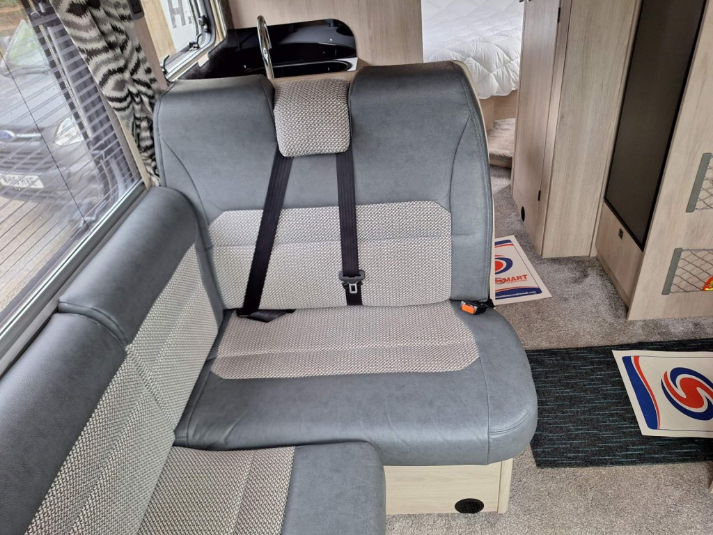 AUTO-TRAIL F-LINE F74