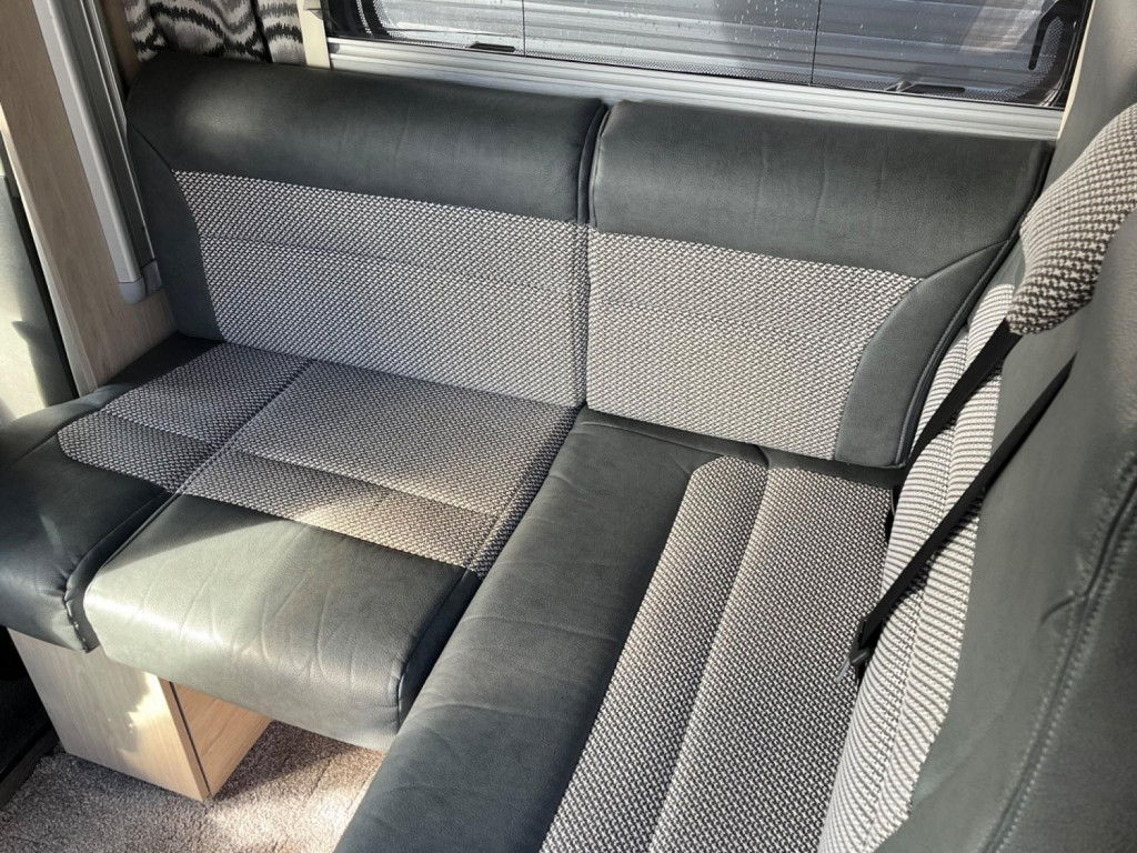 AUTO-TRAIL F-LINE F74