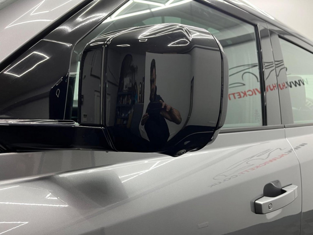 LAND ROVER DEFENDER 110