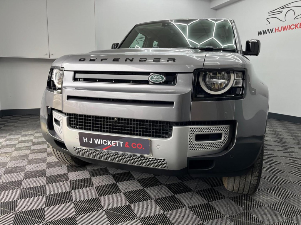 LAND ROVER DEFENDER 110
