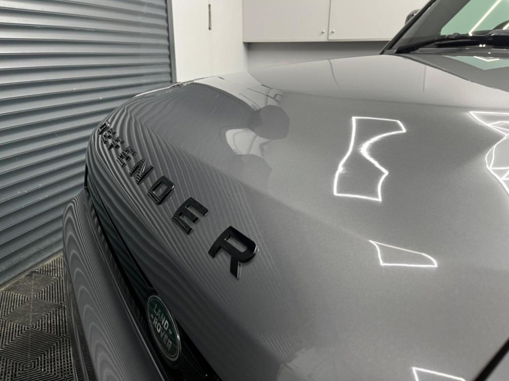 LAND ROVER DEFENDER 110