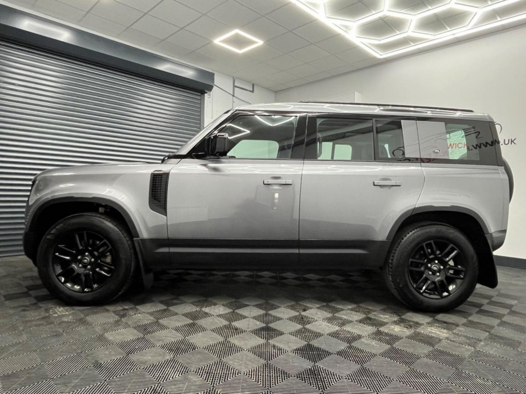 LAND ROVER DEFENDER 110