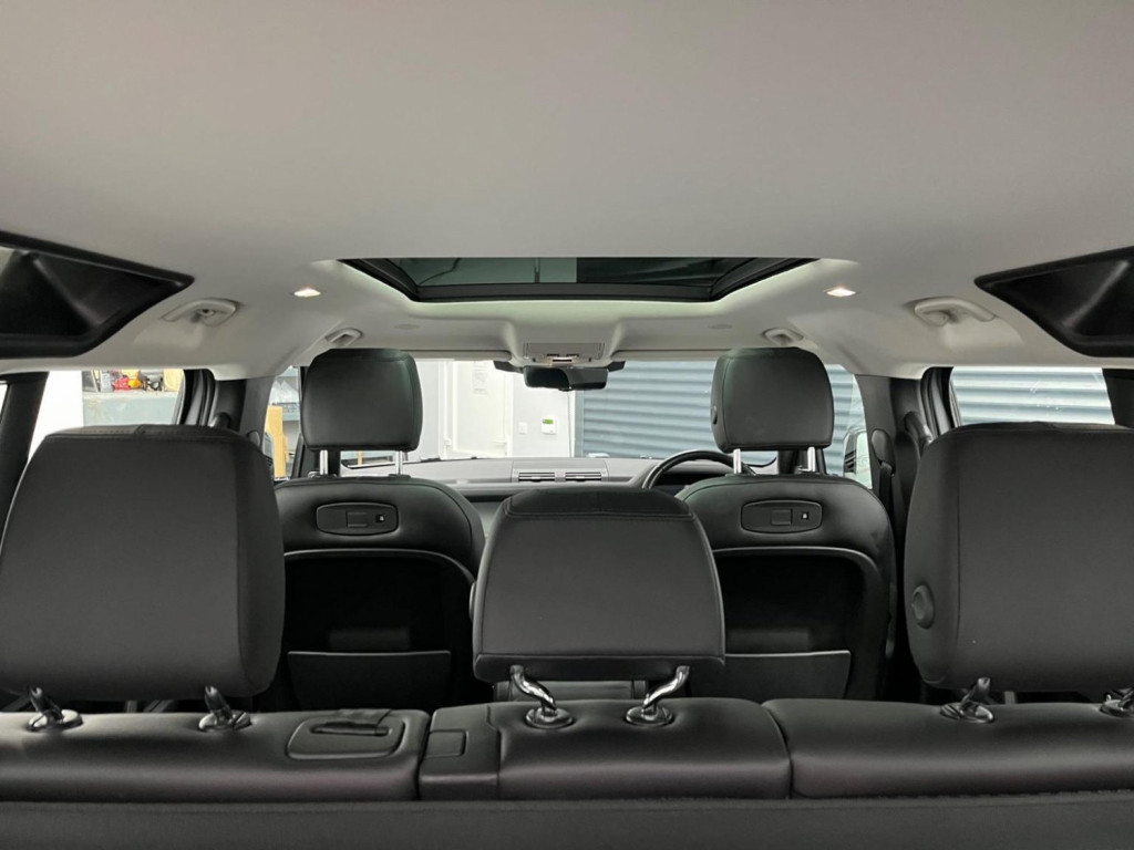 LAND ROVER DEFENDER 110