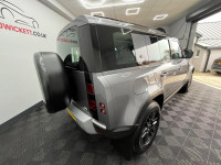 LAND ROVER DEFENDER 110