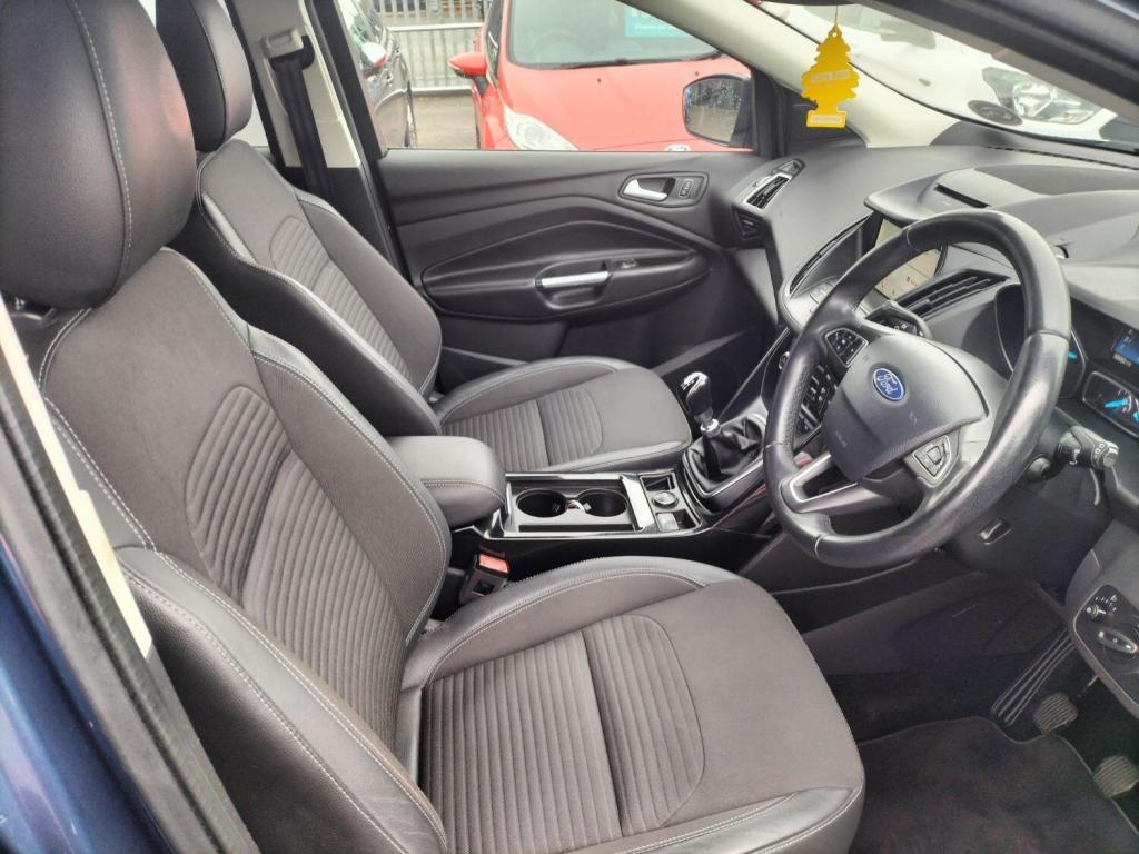 FORD KUGA