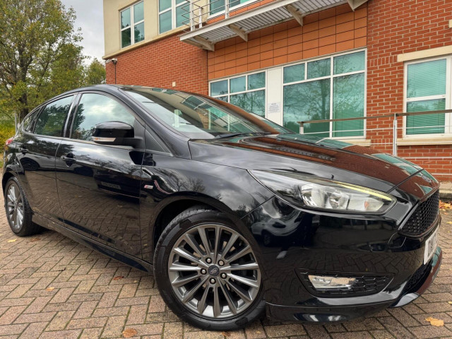 FORD FOCUS 1.0T EcoBoost ST-Line Euro 6 (s/s) 5dr