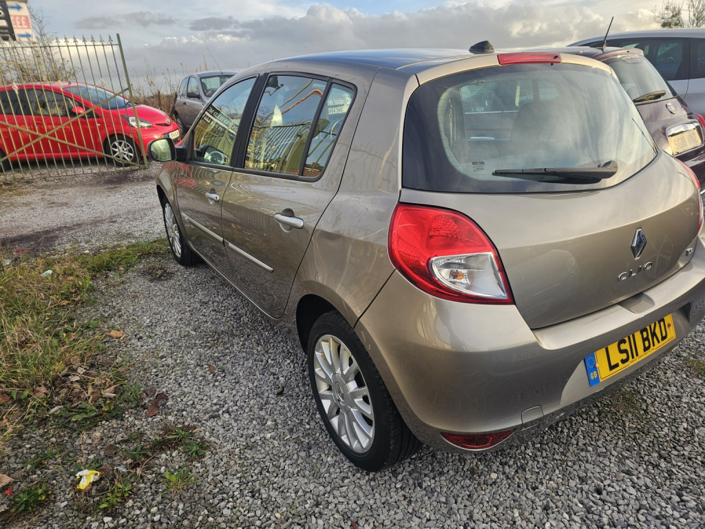 RENAULT CLIO