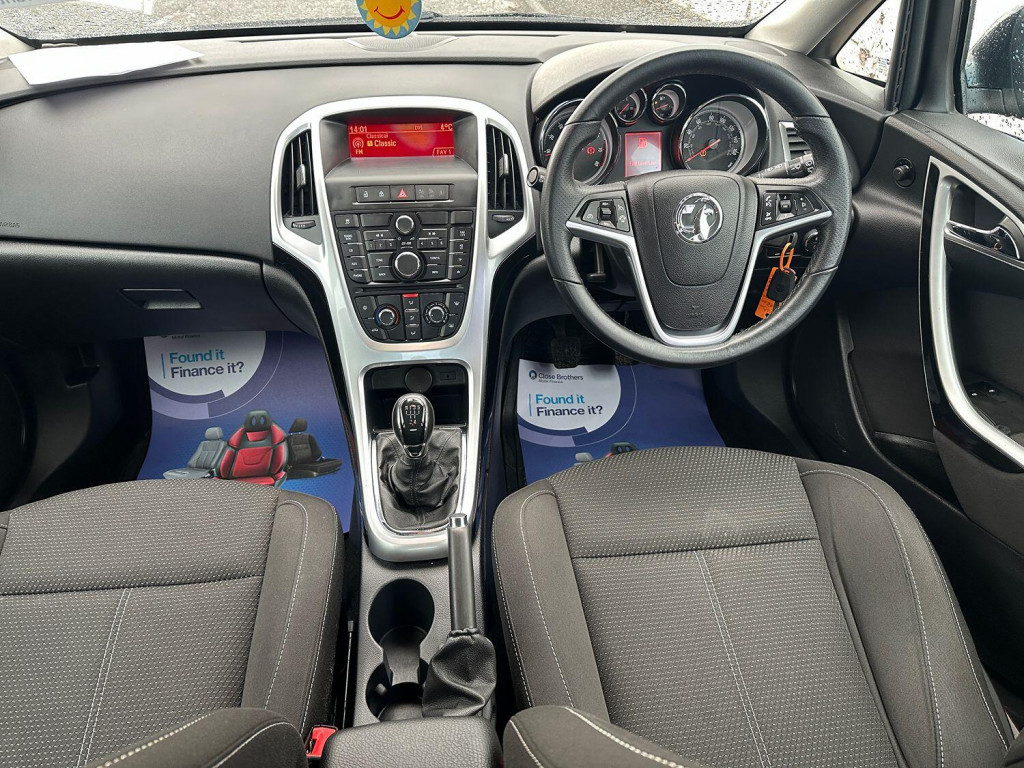 VAUXHALL ASTRA