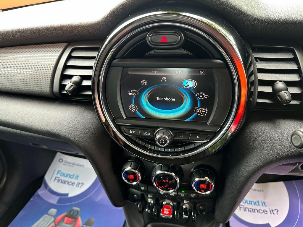 MINI HATCH