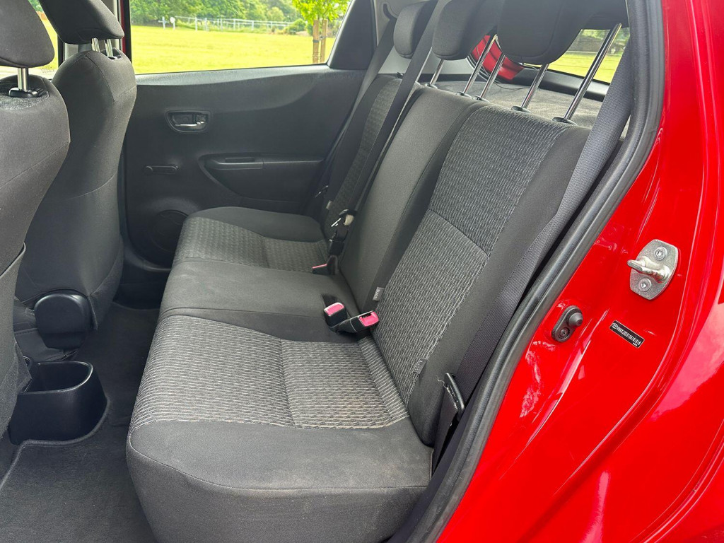 TOYOTA YARIS