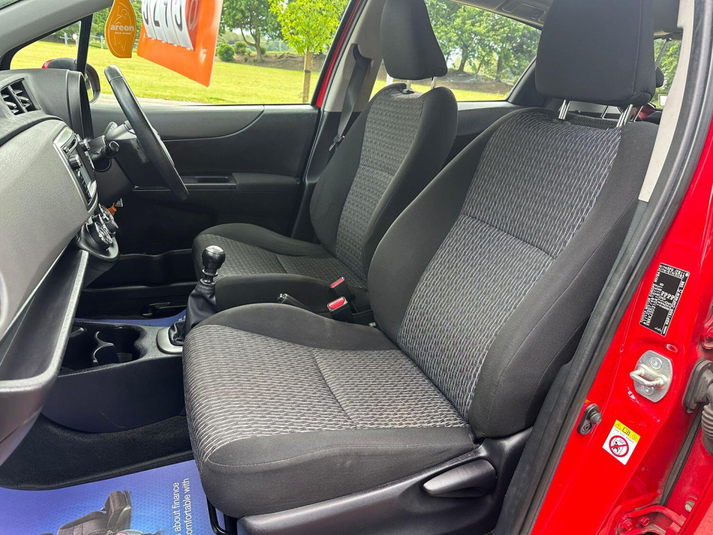 TOYOTA YARIS