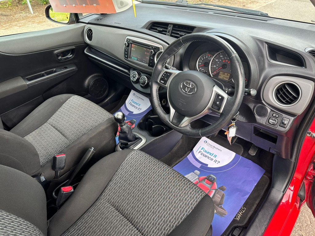 TOYOTA YARIS