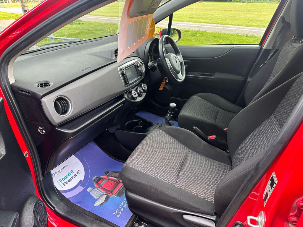 TOYOTA YARIS