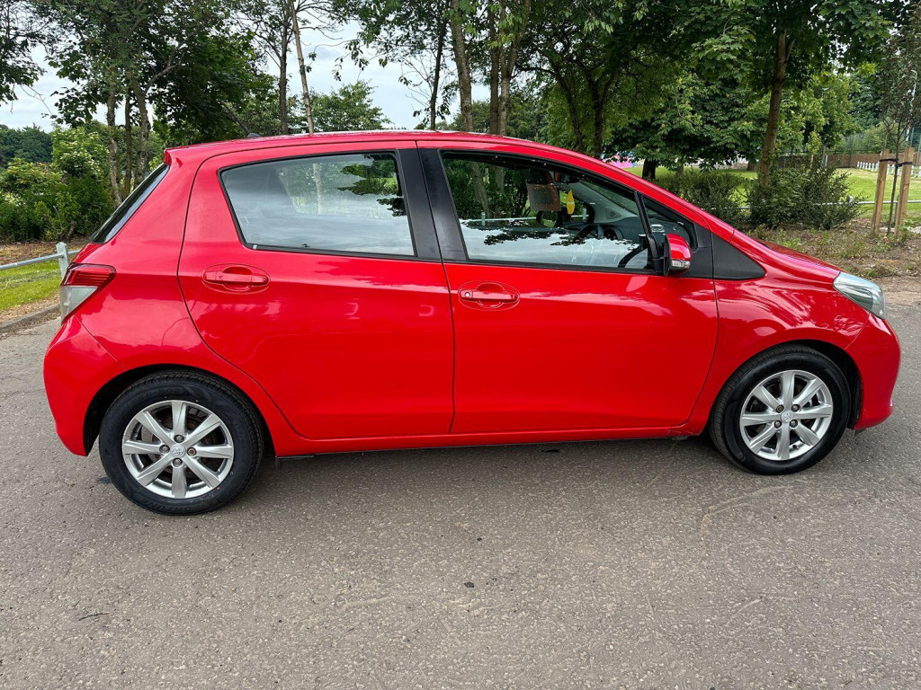TOYOTA YARIS