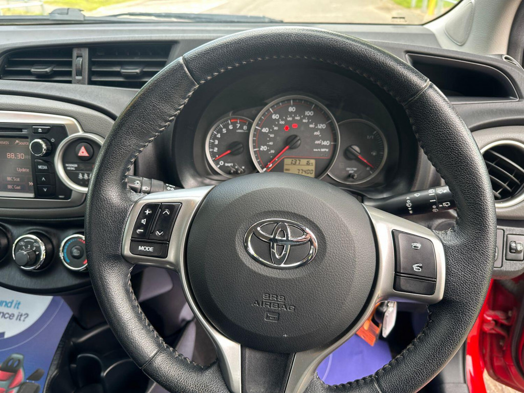 TOYOTA YARIS