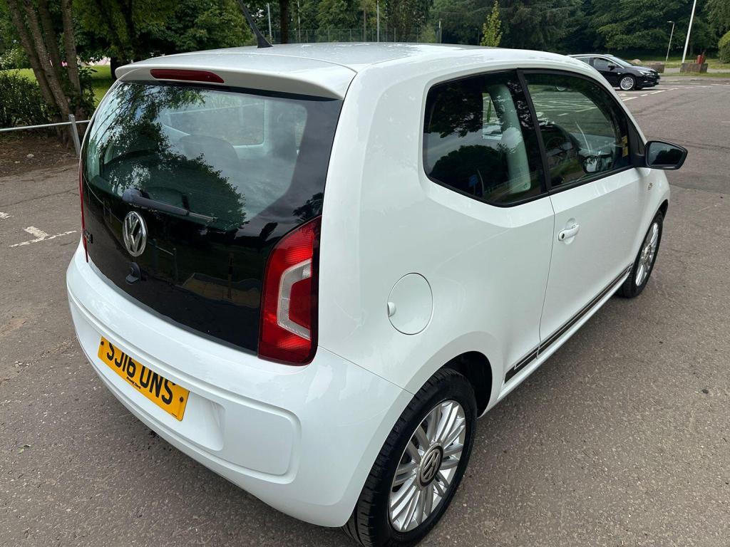 VOLKSWAGEN UP