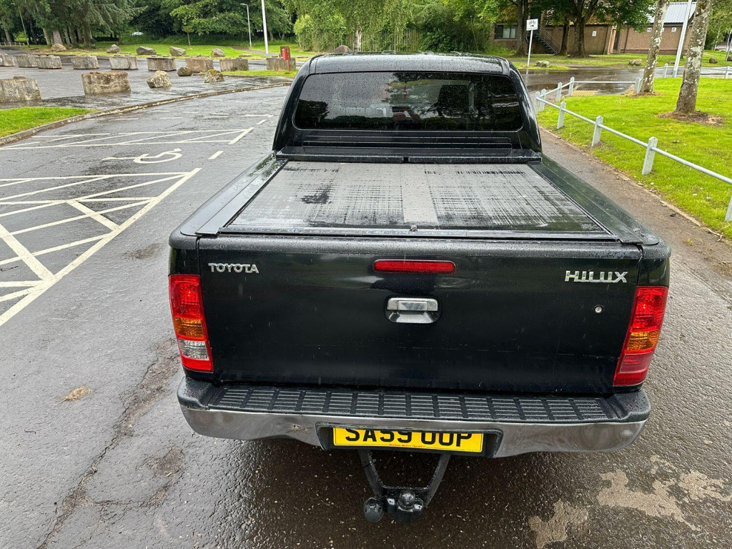 TOYOTA HILUX