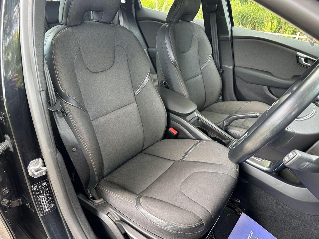 VOLVO V40 CROSS COUNTRY