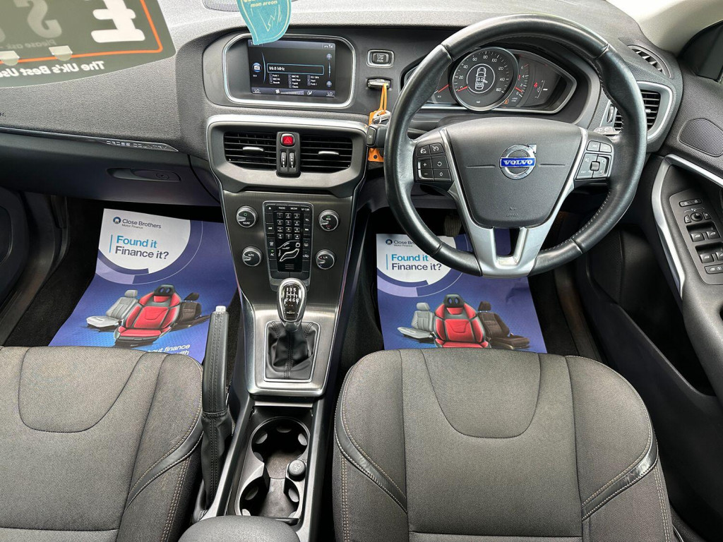 VOLVO V40 CROSS COUNTRY