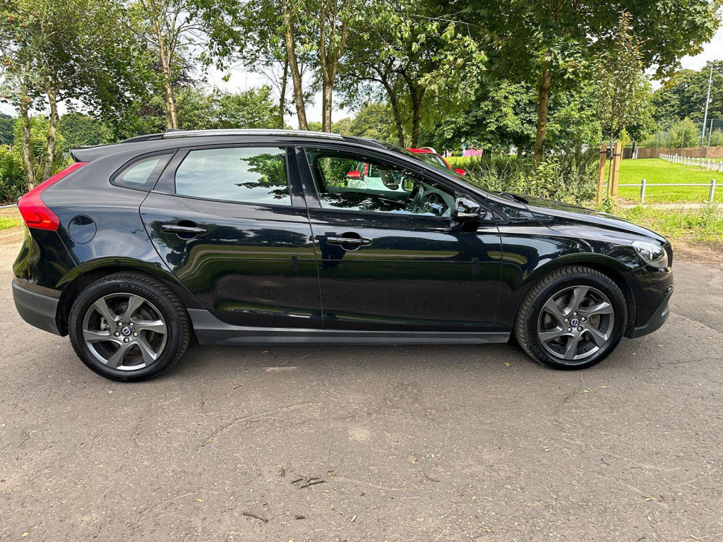VOLVO V40 CROSS COUNTRY