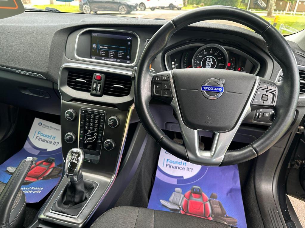 VOLVO V40 CROSS COUNTRY