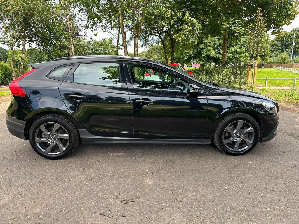 VOLVO V40 CROSS COUNTRY