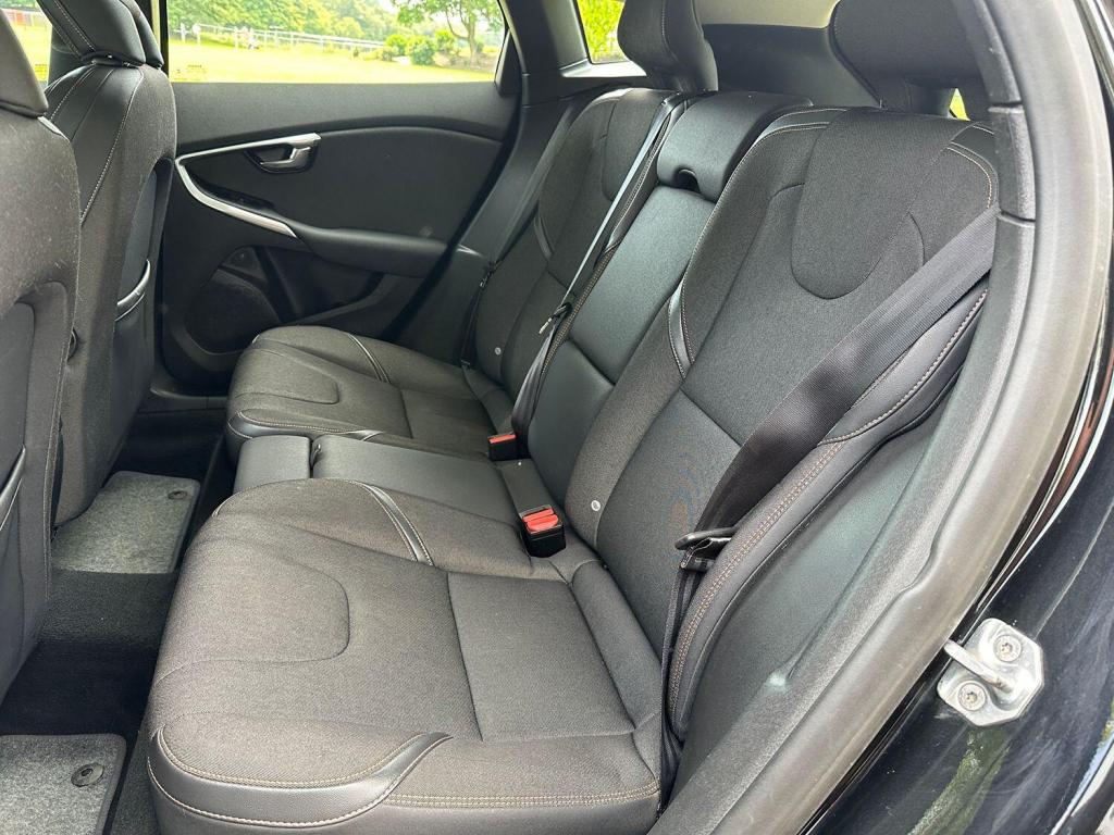 VOLVO V40 CROSS COUNTRY