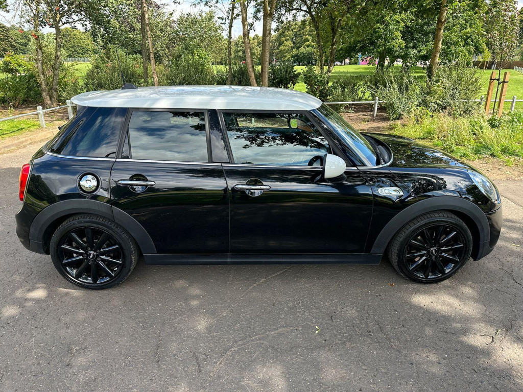 MINI HATCH