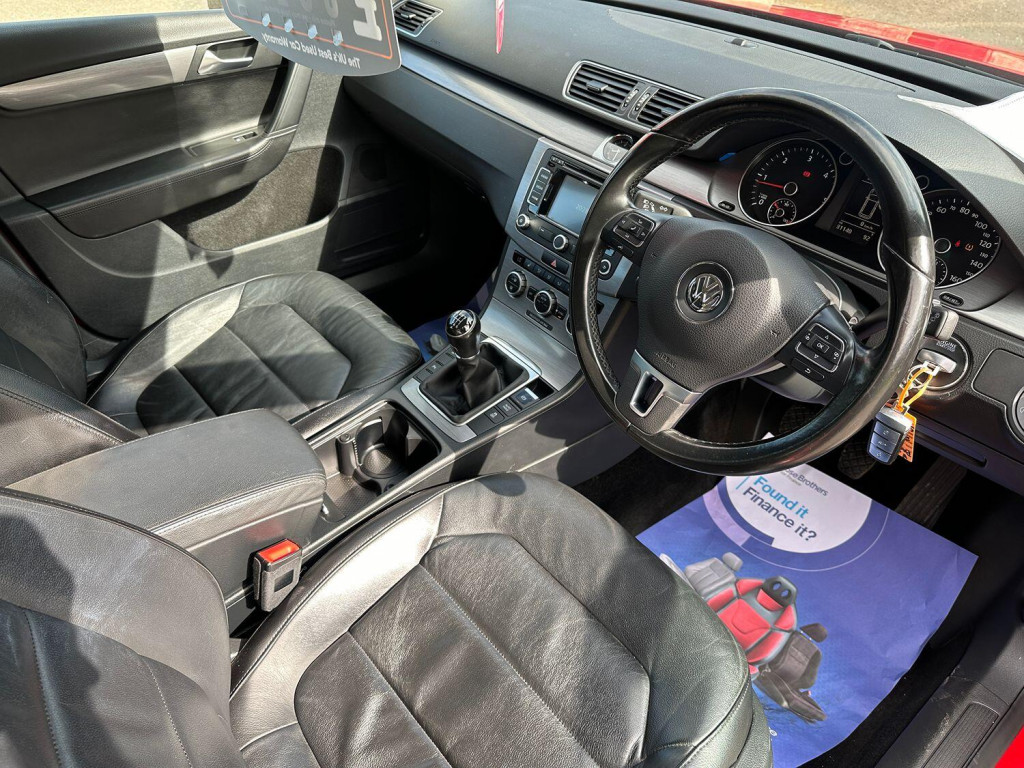 VOLKSWAGEN PASSAT